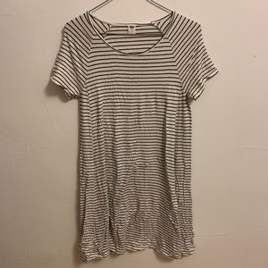 Old Navy women's black and white striped t-shirt swing dress, size small